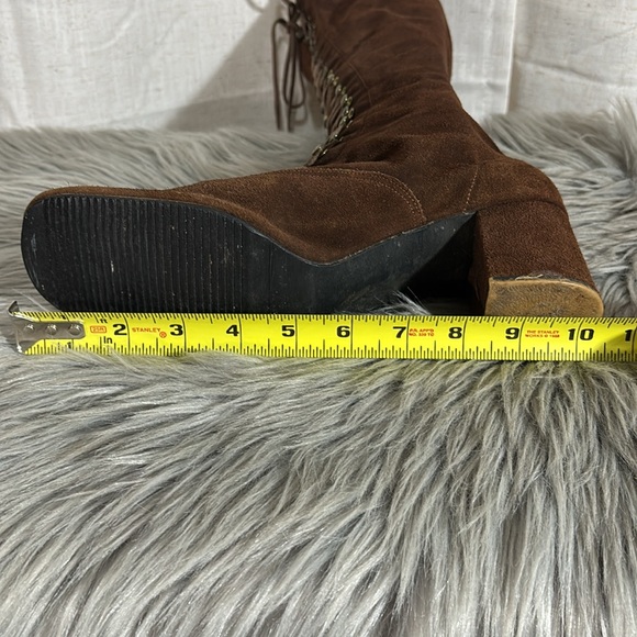 Vintage 60s/70s Brown Suede Lace-Up Knee-High Boots - Picture 10 of 11